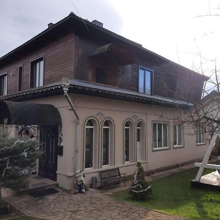 Садиба У Крайлюків Yaremche Exterior photo